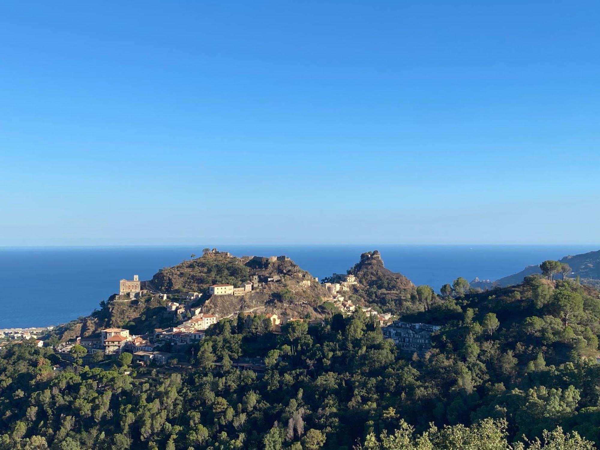 B&B Il Padrino Savoca Exterior foto