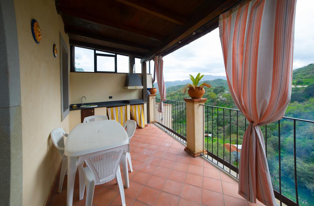 B&B Il Padrino Savoca Cameră foto