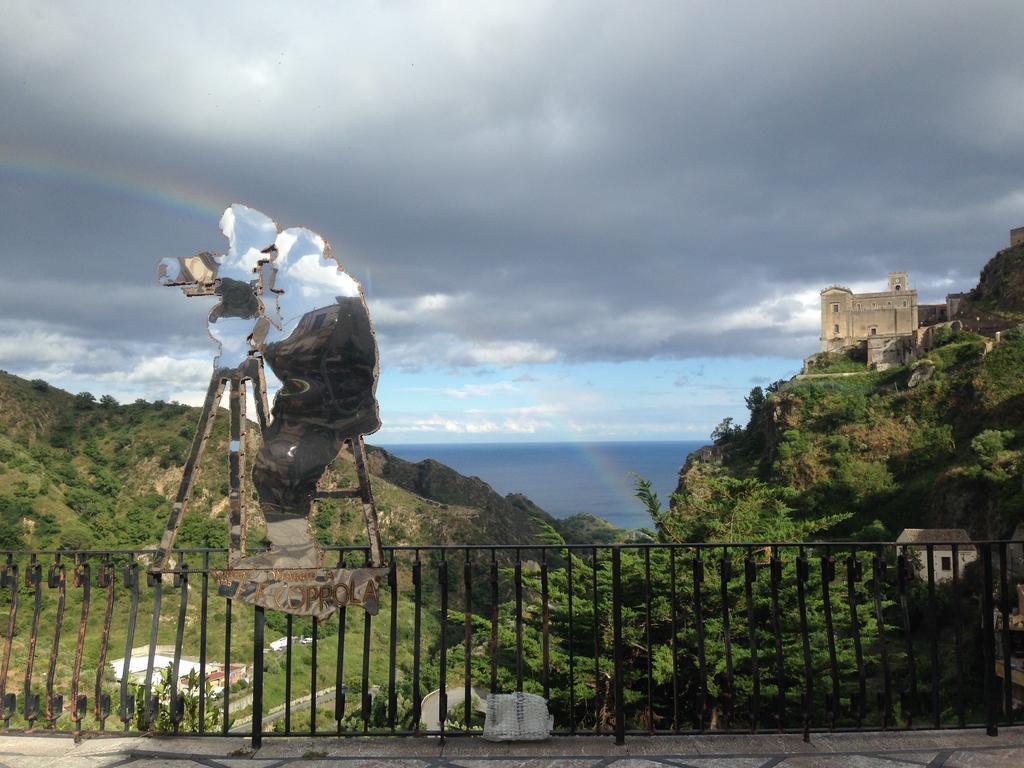 B&B Il Padrino Savoca Exterior foto